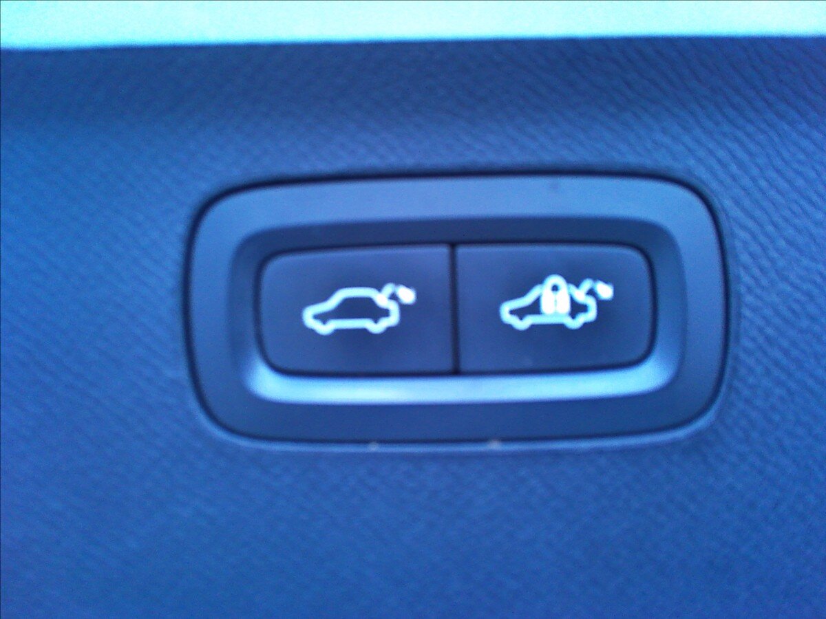 Volvo XC90 SUV / Terénní 2,0 l 173 kw