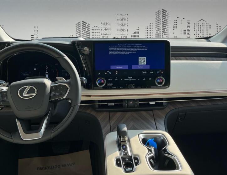 Lexus LM 350h 5