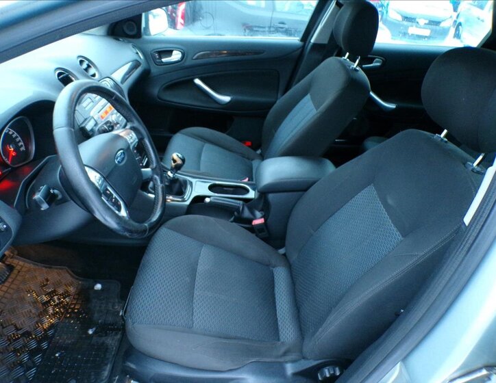 Ford Mondeo Kombi 2,0 l 103 kw