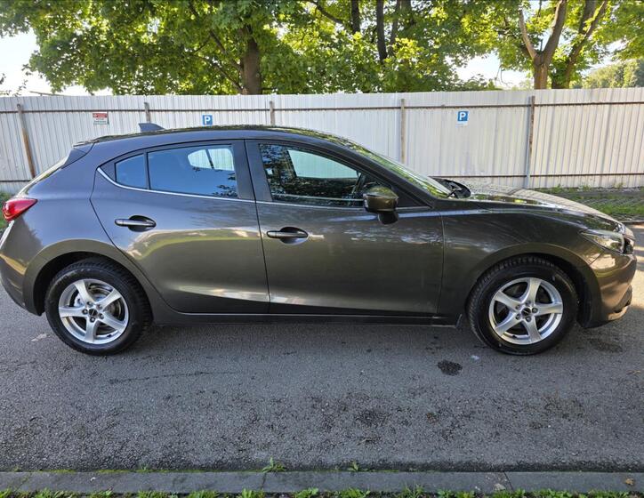 Mazda 3 7