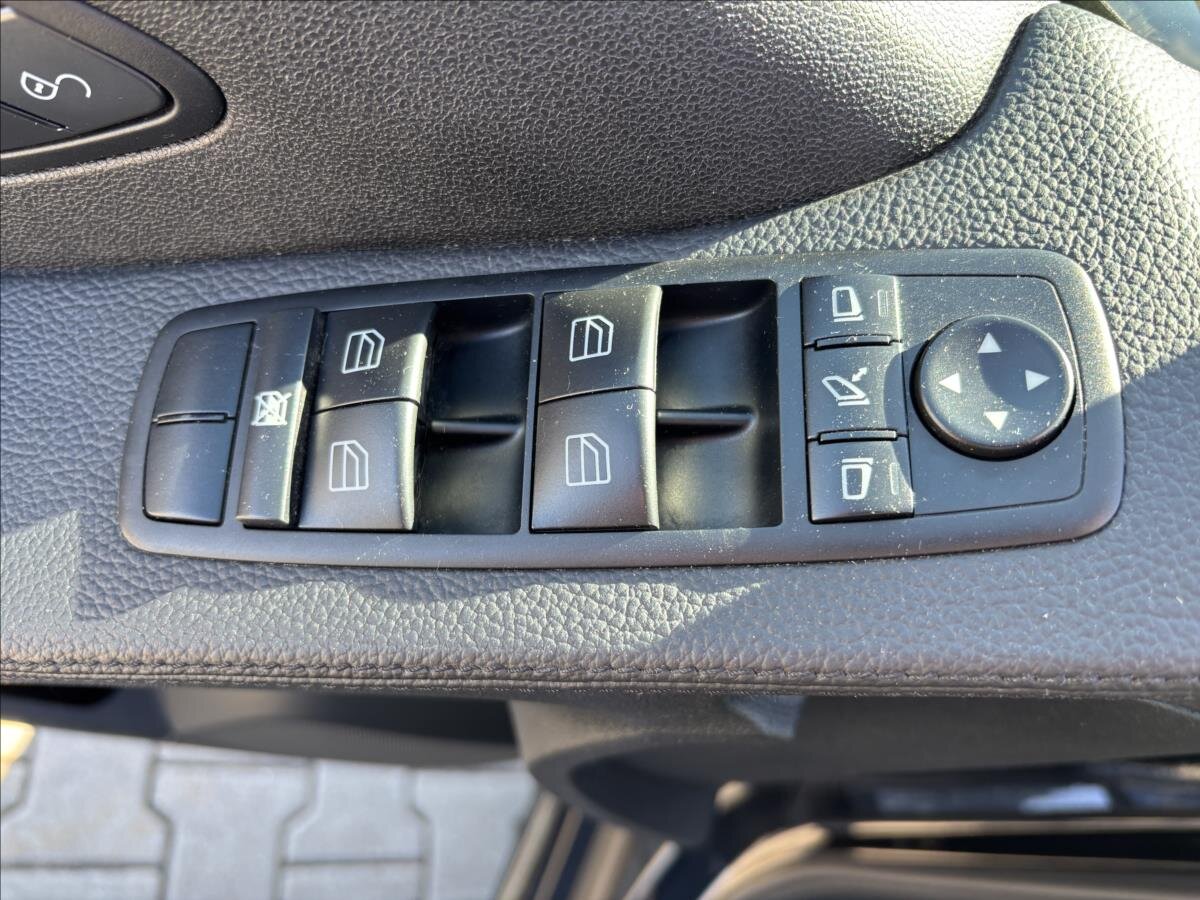 Mercedes-Benz Třídy R Kombi 3,0 l 165 kw