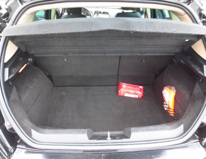 Lancia Delta Hatchback 1,4 l 88 kw