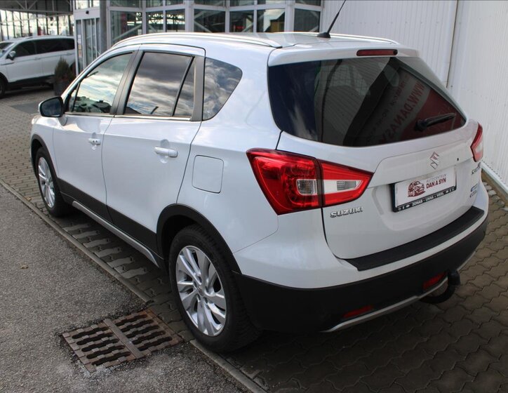 Suzuki SX4 S-Cross SUV 1,4 l 95 kw
