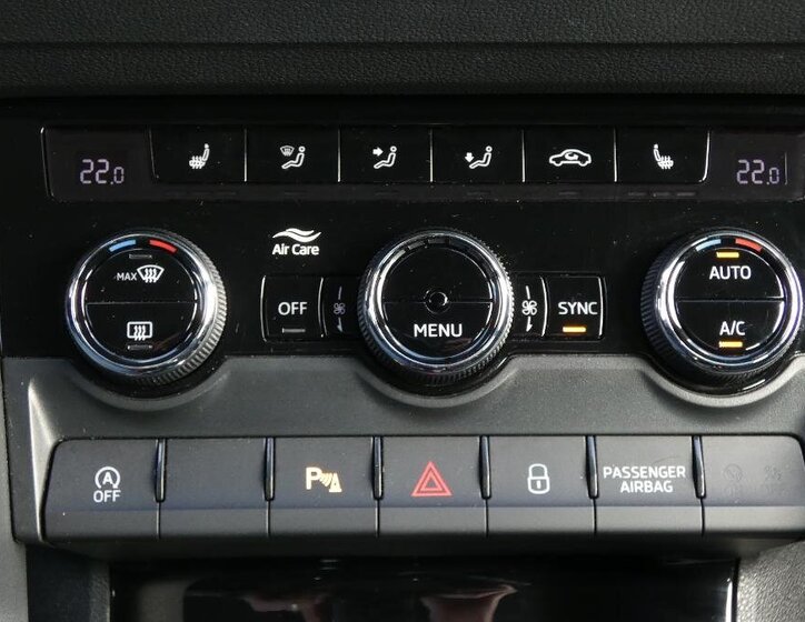 Škoda Karoq SUV / Terénní 1,5 l 110 kw