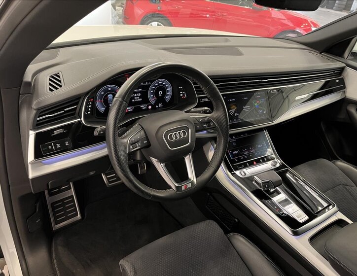 Audi Q8 SUV 3,0 l 210 kw