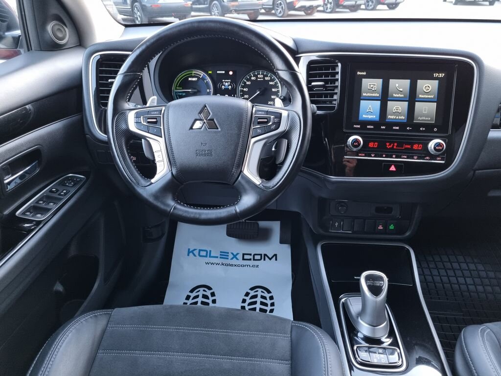 Mitsubishi Outlander SUV / Terénní 2,4 l 165 kw