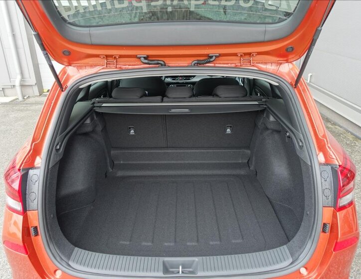 Hyundai i30 Kombi 998,0 84 kw