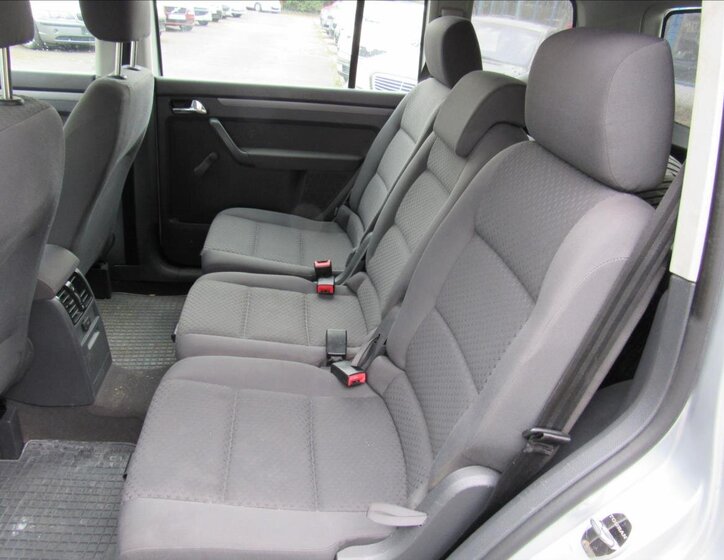 Volkswagen Touran Kombi 1,6 l 75 kw