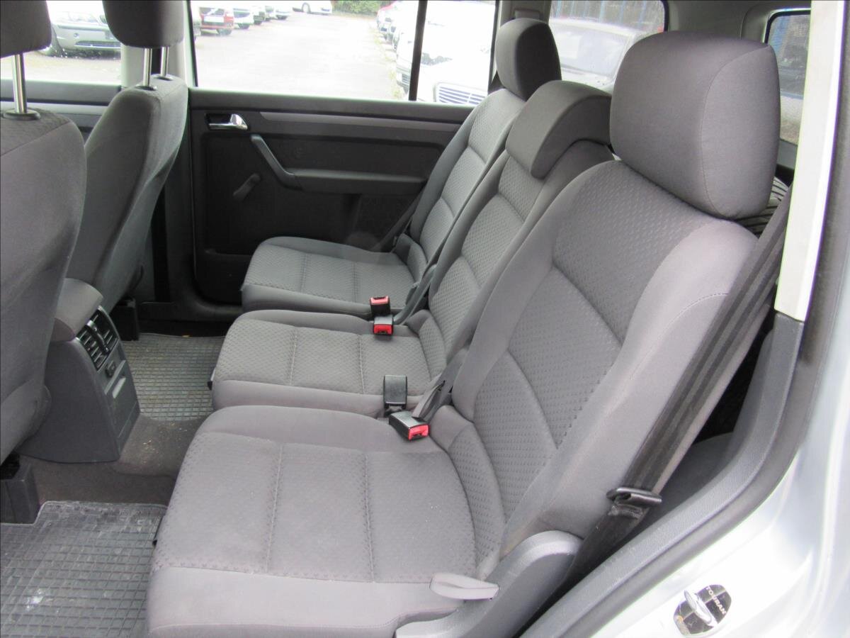 Volkswagen Touran Kombi 1,6 l 75 kw