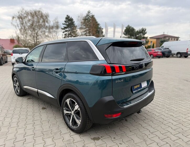 Peugeot 5008 SUV / Terénní 2,0 l 110 kw