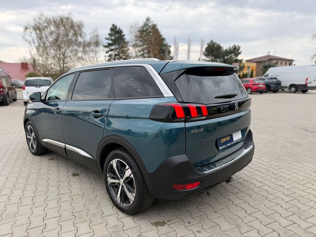 Peugeot 5008 SUV / Terénní 2,0 l 110 kw