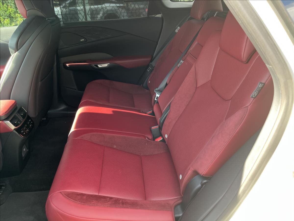 Lexus RX 500h SUV / Terénní 2,4 l 273 kw