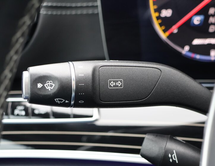 Mercedes-Benz Třídy E Sedan 4,0 l 450 kw