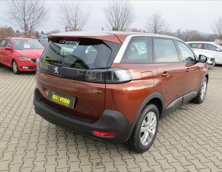 Peugeot 5008 MPV 1,2 l 96 kw