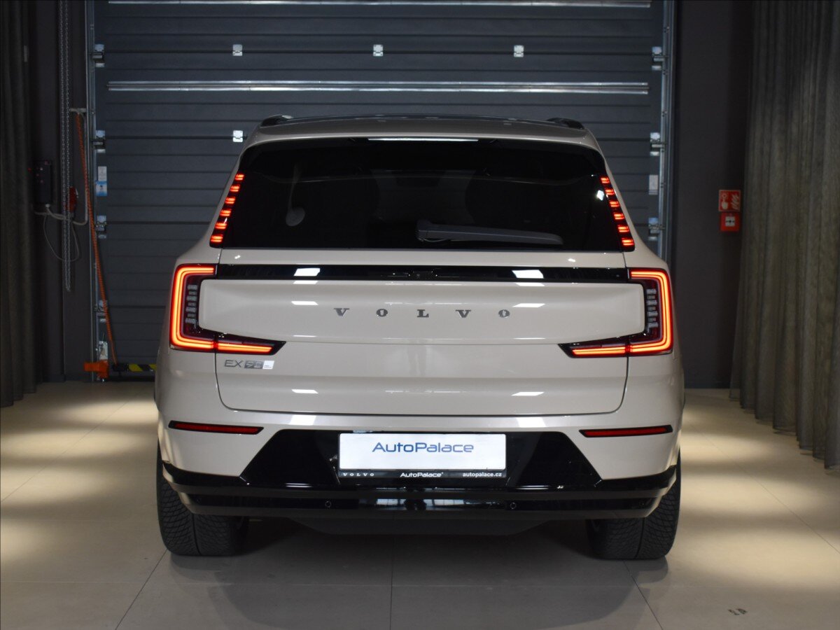 Volvo EX90