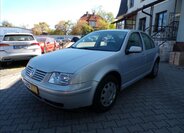 Volkswagen Bora Sedan / Limuzína 1,6 l 74 kw