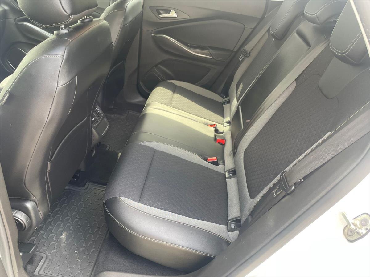 Opel Grandland X SUV / Terénní 2,0 l 130 kw