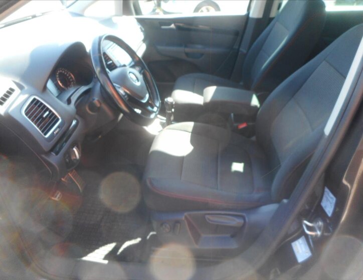 Volkswagen Sharan Kombi 2,0 l 110 kw