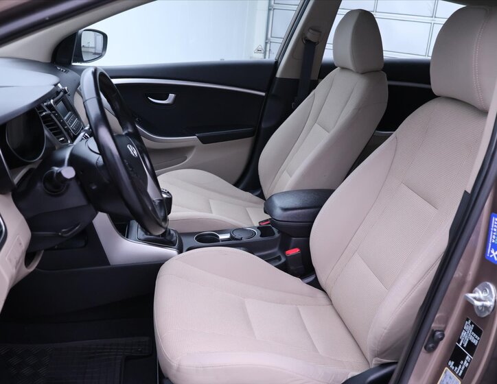 Hyundai i30 Kombi 1,6 l 99 kw