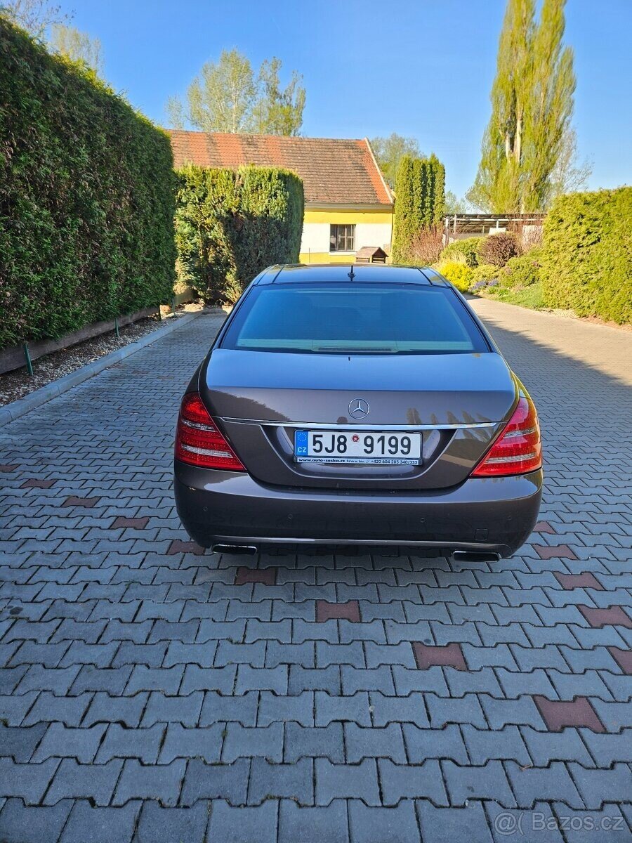 Mercedes-Benz Ostatní Sedan / Limuzína 0,0 0
