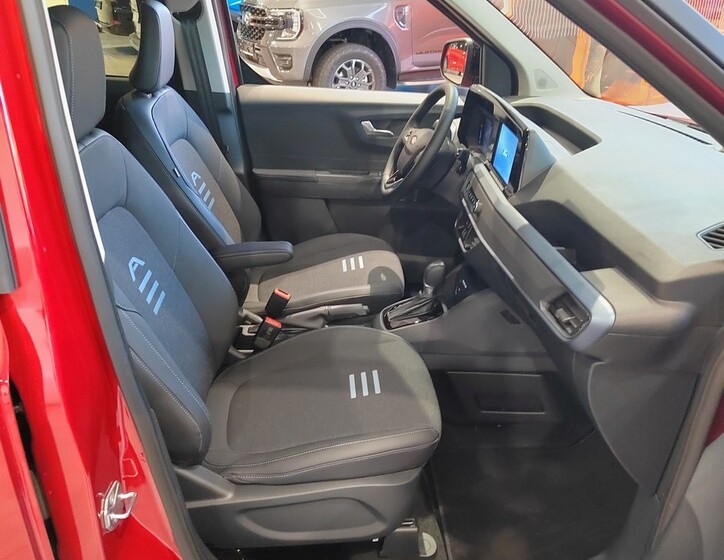 Ford Tourneo Courier 11