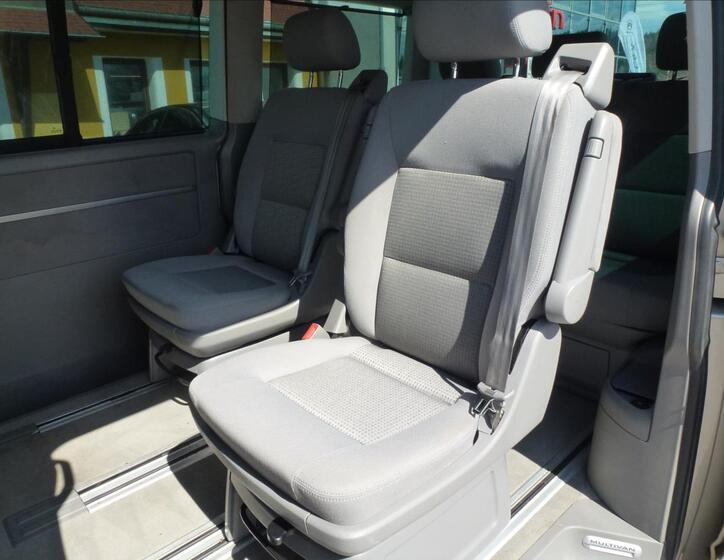 Volkswagen Multivan 17
