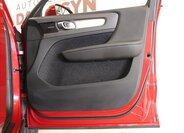 Volvo XC40 SUV / Terénní 2,0 l 182 kw