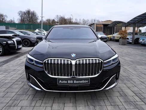 BMW Řada 7 Sedan / Limuzína 6,6 l 430 kw