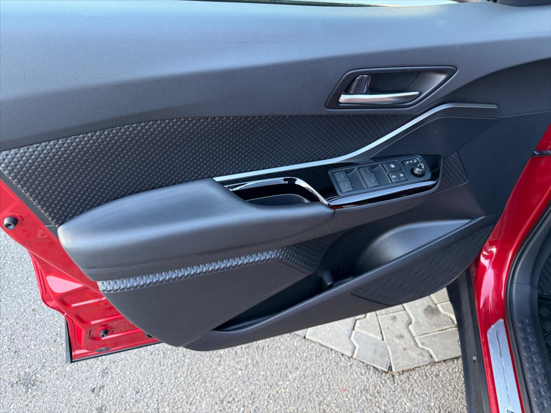 Toyota C-HR SUV 2,0 l 112 kw