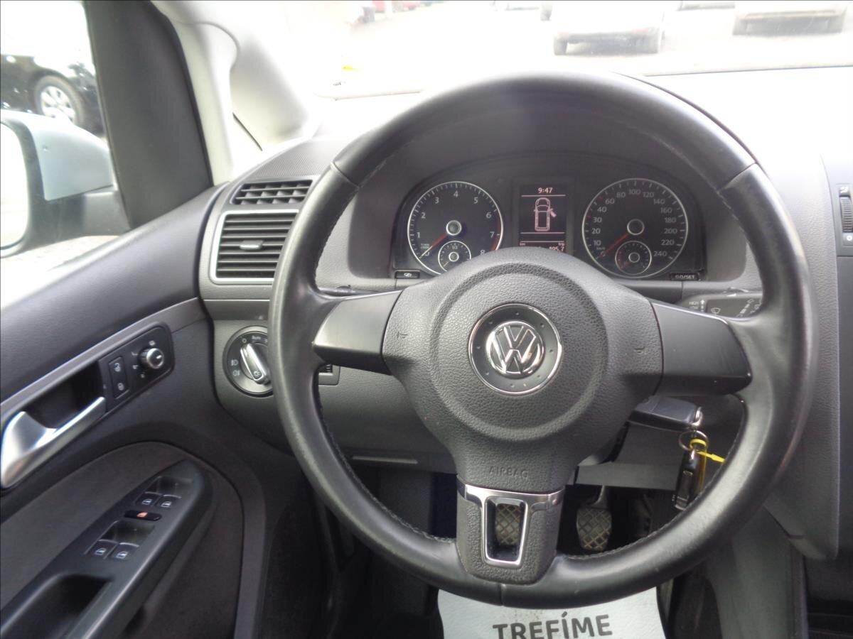 Volkswagen Touran Kombi 1,4 l 110 kw