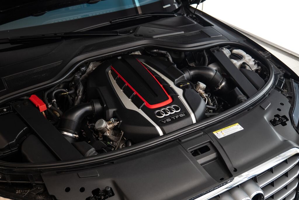 Audi S8 Sedan / Limuzína 4,0 l 382 kw