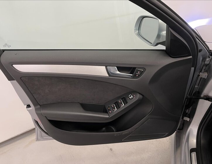 Audi A4 Kombi 2,0 l 140 kw