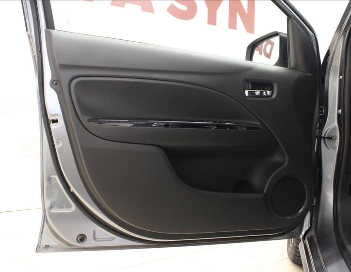 Mitsubishi Space Star 9