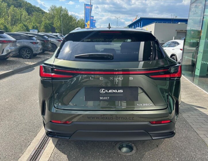 Lexus NX 350h SUV / Terénní 2,5 l 150 kw