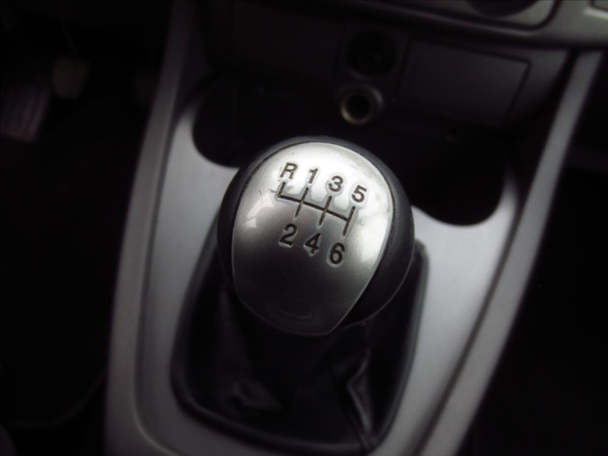 SsangYong Rodius VAN-Minibus 2,0 l 114 kw