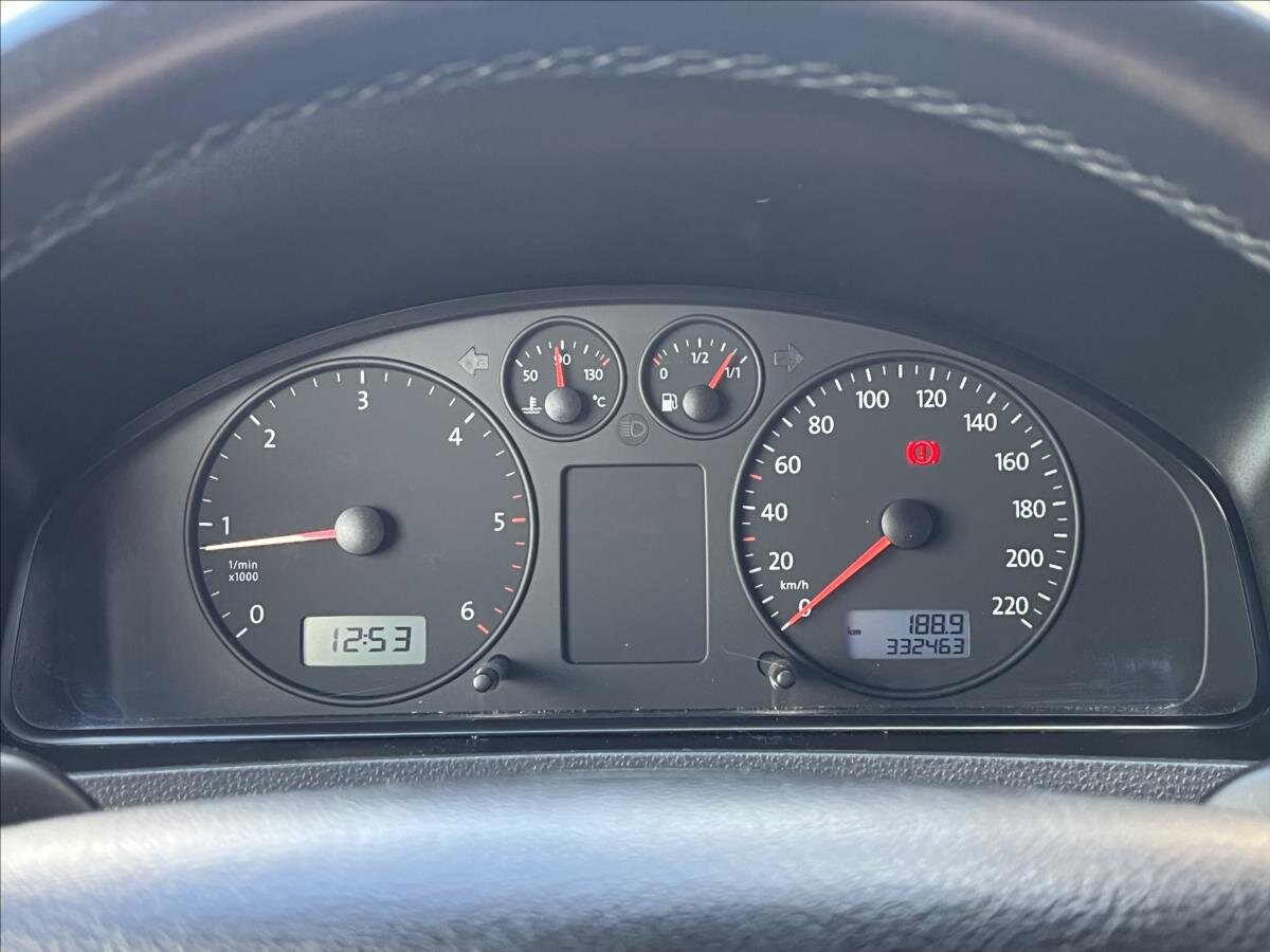 Volkswagen Caravelle MPV 2,5 l 96 kw