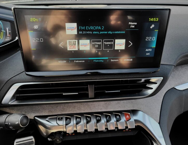 Peugeot 3008 SUV 1,6 l 133 kw