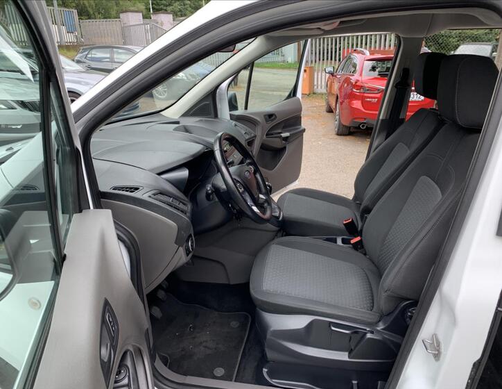 Ford Tourneo Connect 13