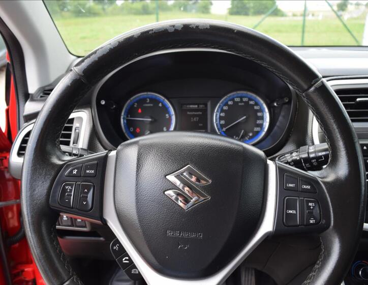 Suzuki SX4 S-Cross 33