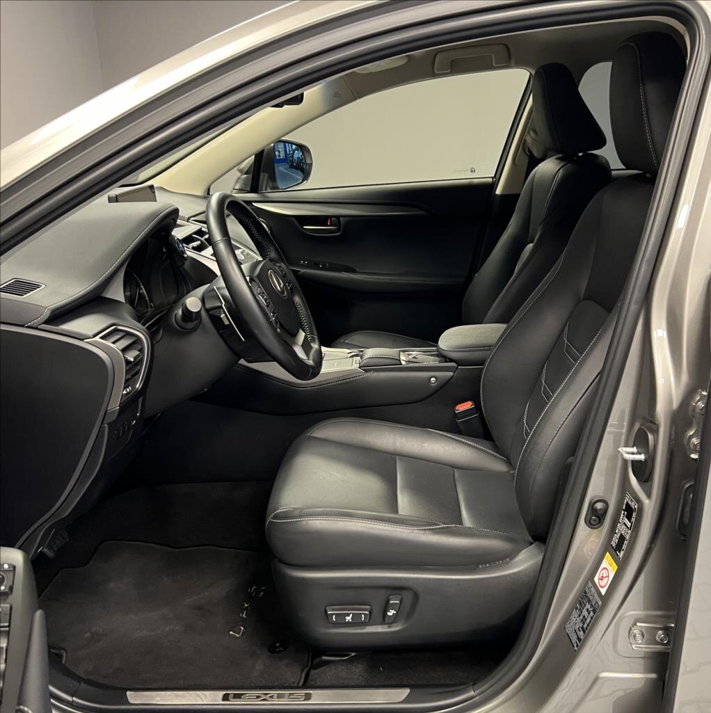 Lexus NX 300h