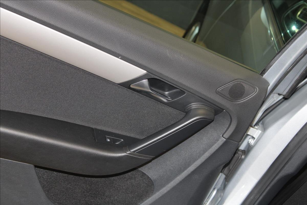 Volkswagen Passat Kombi 2,0 l 103 kw