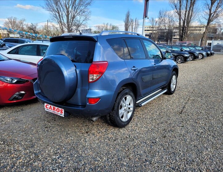 Toyota RAV4 SUV / Terénní 2,2 l 100 kw