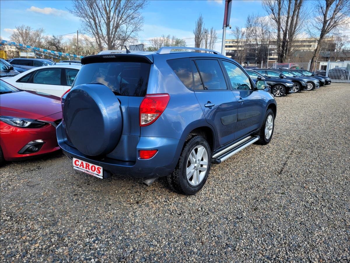 Toyota RAV4 SUV / Terénní 2,2 l 100 kw