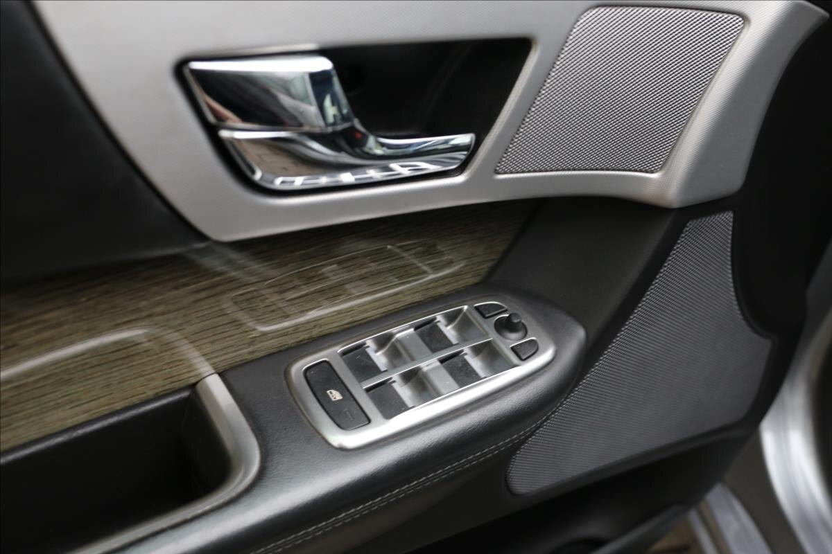 Jaguar XF Kombi 3,0 l 177 kw