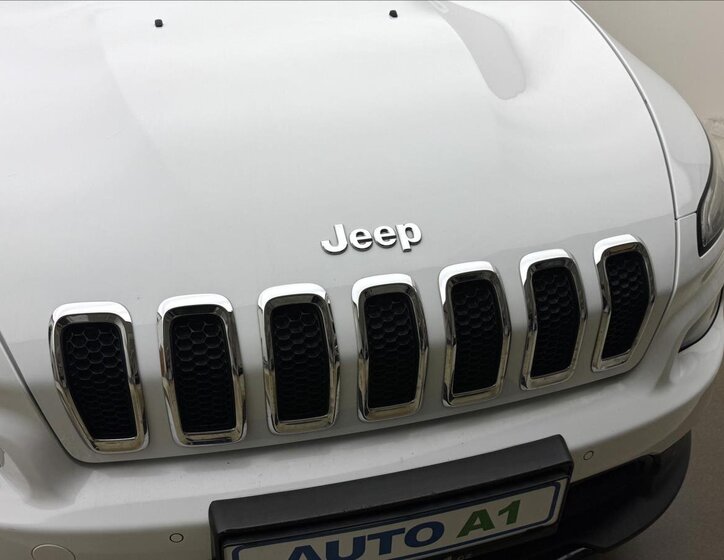 Jeep Cherokee SUV 2,0 l 103 kw