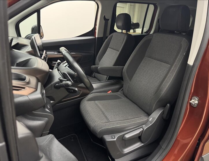 Peugeot Rifter MPV 1,5 l 96 kw