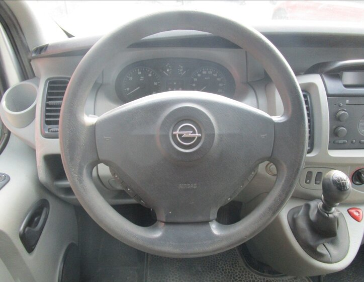Opel Vivaro 8