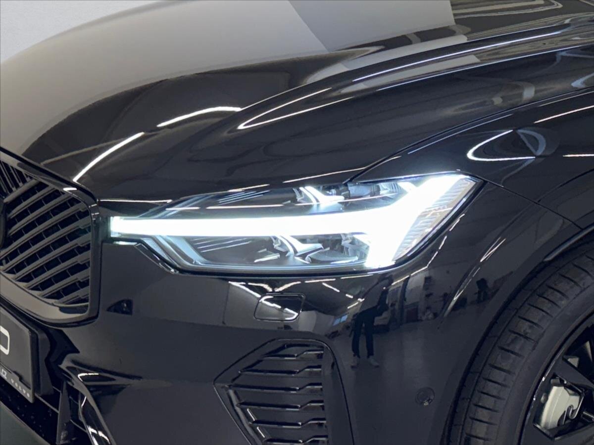 Volvo XC60 SUV / Terénní 2,0 l 228 kw