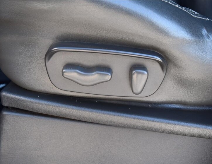 Nissan Navara Pick-up 3,0 l 170 kw