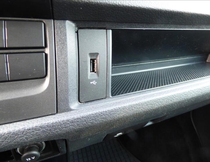 Volkswagen Caravelle 35